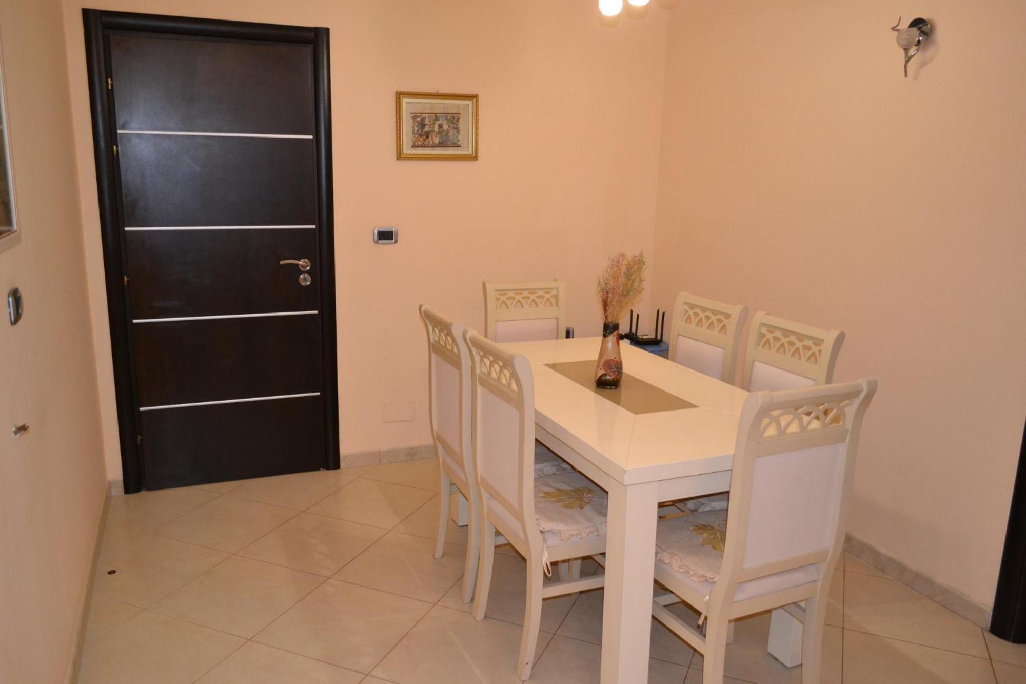 Penthouse Terrace View 4br In The Heart Appartamento Vlorë