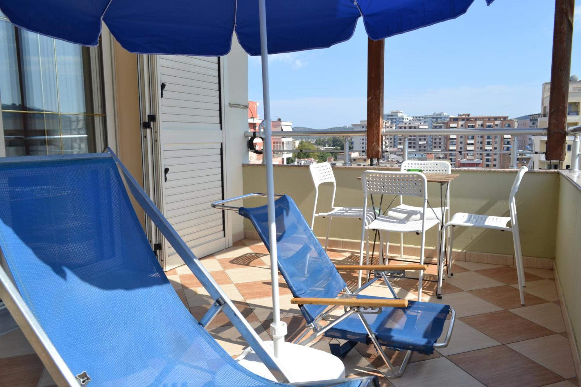 Penthouse Terrace View 4br In The Heart *